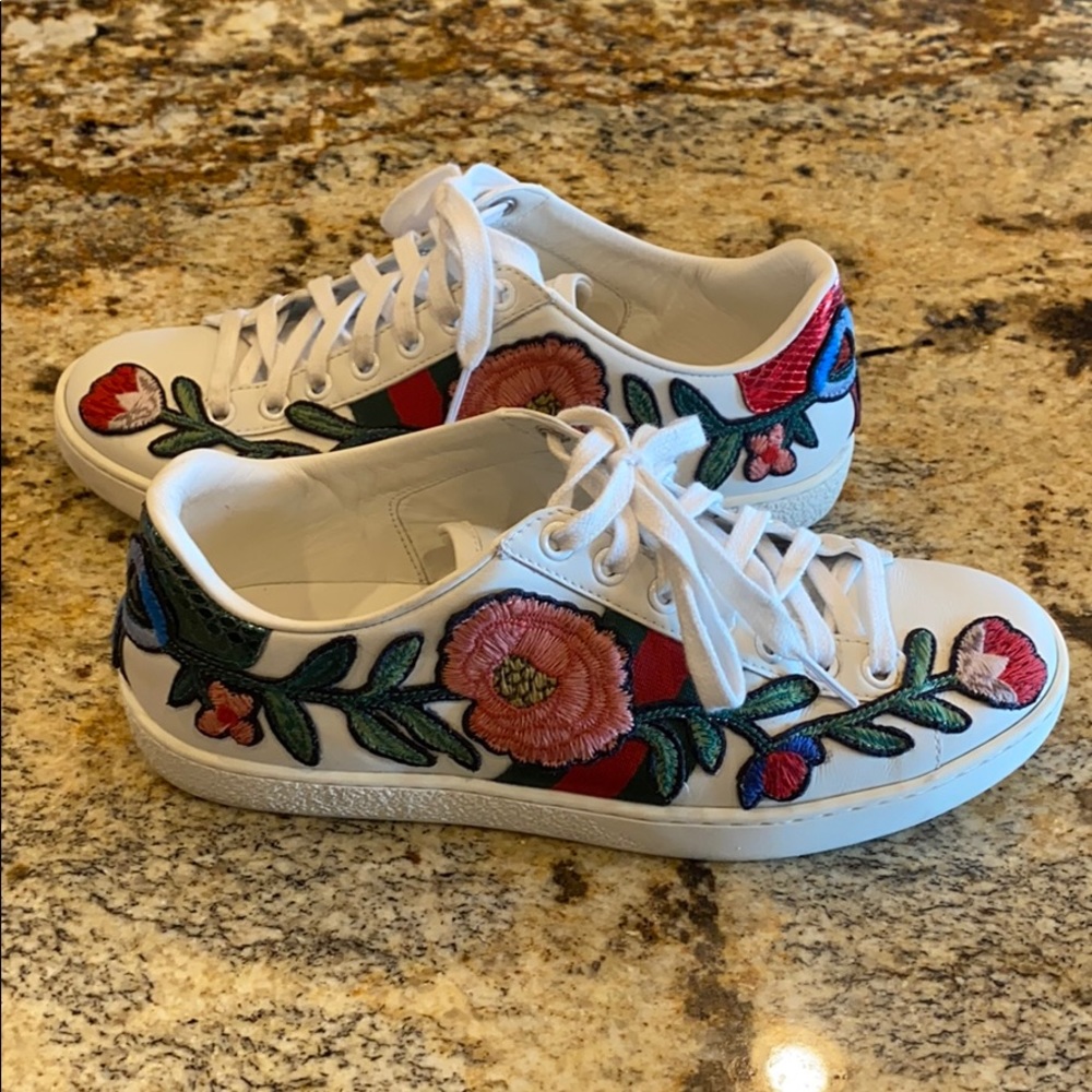 Authentic Gucci sneakers size 36